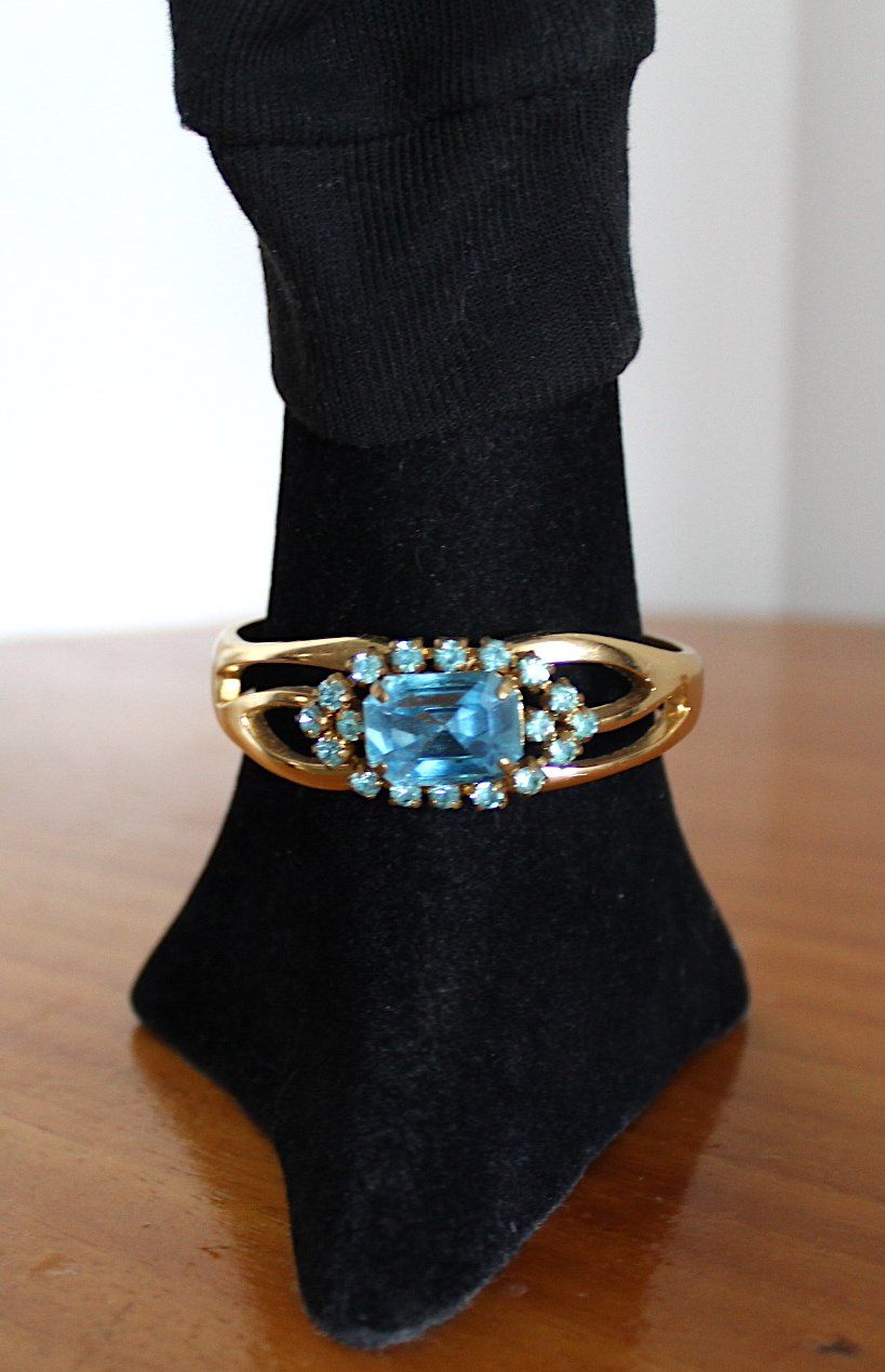 Armbänder & -reifen: Modeschmuck Armband , Vintage-Stil – Gebraucht aus Locarno von madame-tus-sauds 2