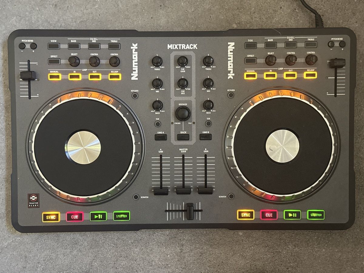 Numark Platines de mixage: Numark Mixtrack DJ Controller – D'occasion à Bern par Villatech