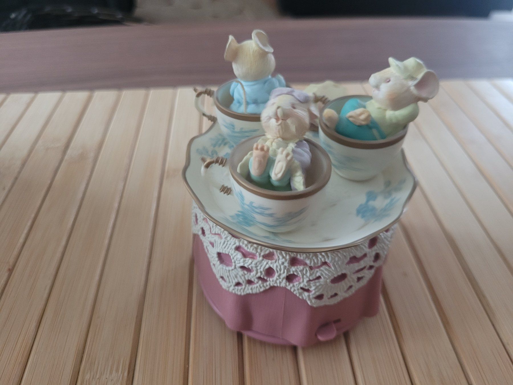 Guinzagli & Collari: Enesco Spieluhr "It's A Par-Tea!" Mini Action Musical – Nuovo (secondo la descrizione) da Nürensdorf venduto da spartacus64 5