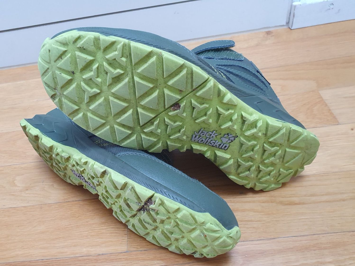 Jack Wolfskin Scarpe per ragazzi: Jack Wolfskin Winterstiefel Gr. 37 – Usato da Wallisellen venduto da Sentia 1