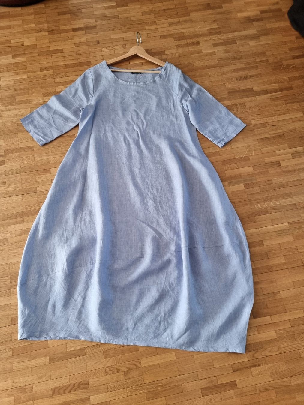 Vestiti: Robe bleu ciel ample en lin – Usato da Veyrier venduto da Leilazizou 1