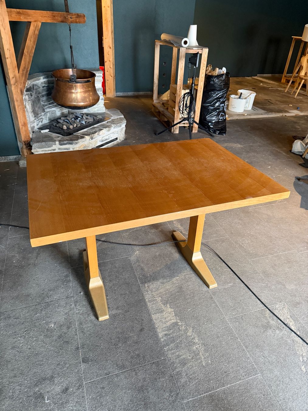 Tables: Horgen Glarus Tisch – D'occasion à Lenk im Simmental par KingzCompany