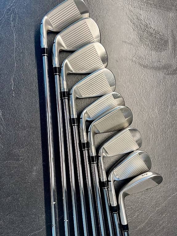 Clubs & Sets: Golf: TaylorMade SIM2 MAX Set Dynamic Gold Schaft 95 RH – D'occasion à Herrliberg par Richard81 2