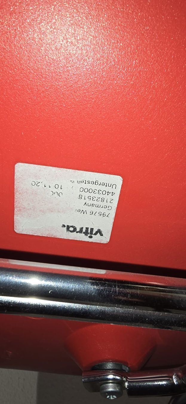 Vitra Stühle: Eames Armchair DAR in Rot  Original Vitra – Gebraucht aus Beromünster von VSNC 5
