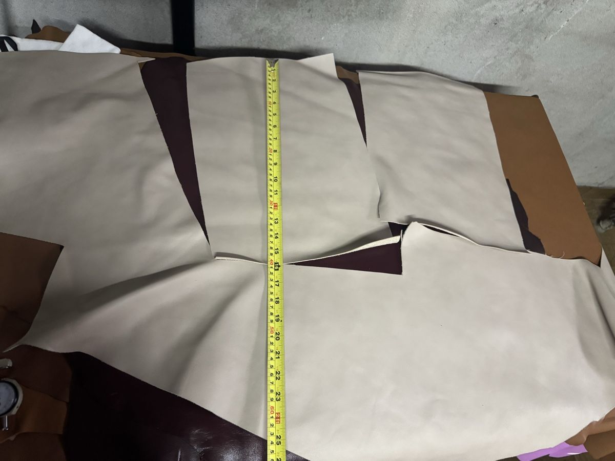 Tissus: Cuir/ leder, beige gris/1.2mm, 3 pieces – Neuf avec emballage d'origine à Veyras par ValClasse 1