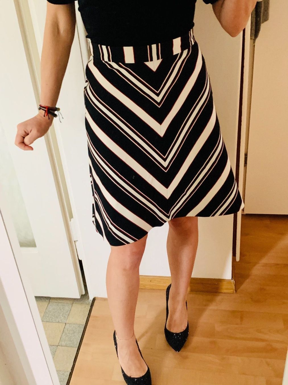 Zara Gonne: ZARA winter skirt XS/34 – Usato da Zürich venduto da Angela_Fashion_Lover 1