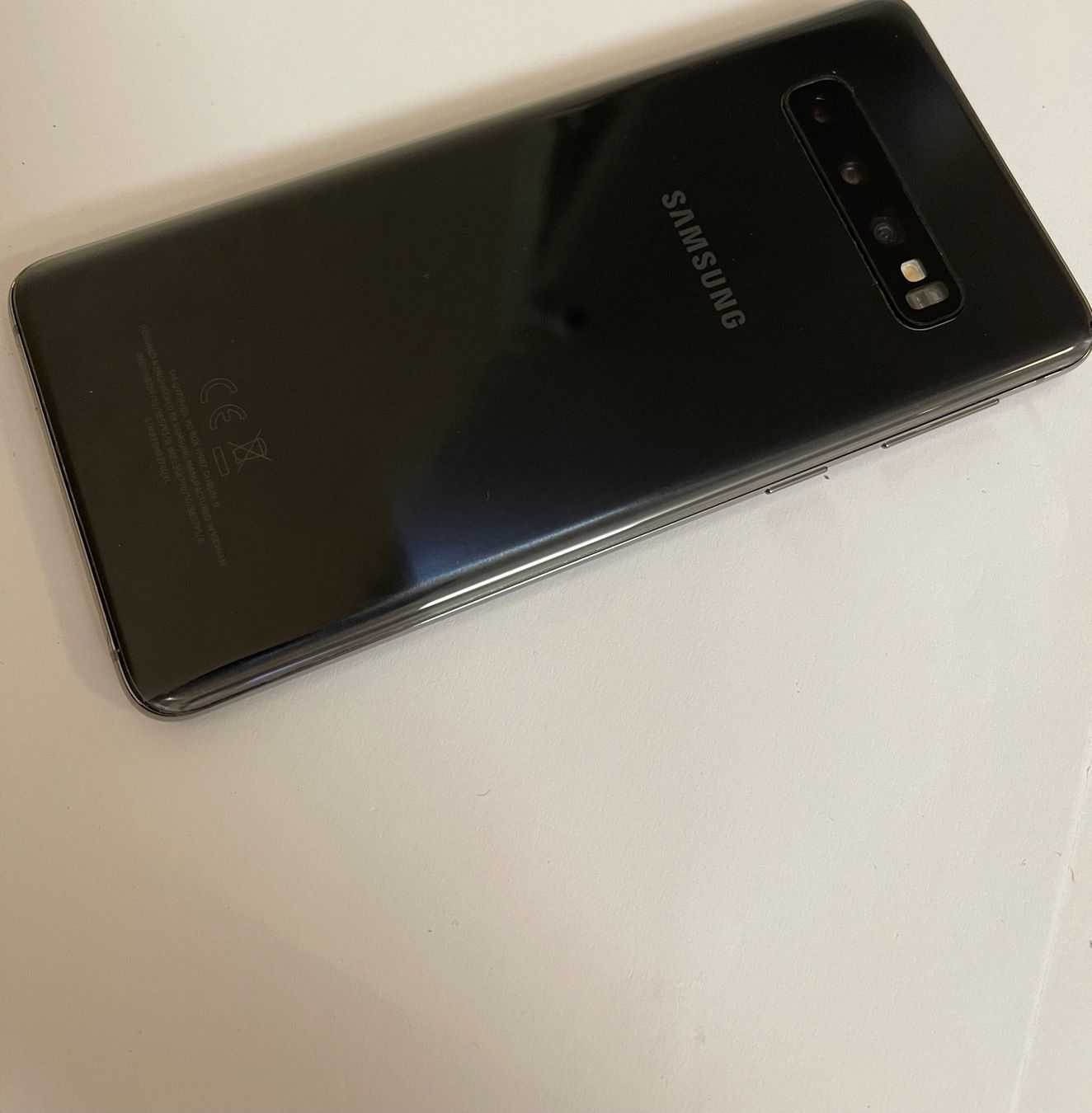 Samsung Telefoni cellulari / Smartphones: Samsung Galaxy S10 Plus 128GB Dual sim – Usato da Luzern venduto da Waince786