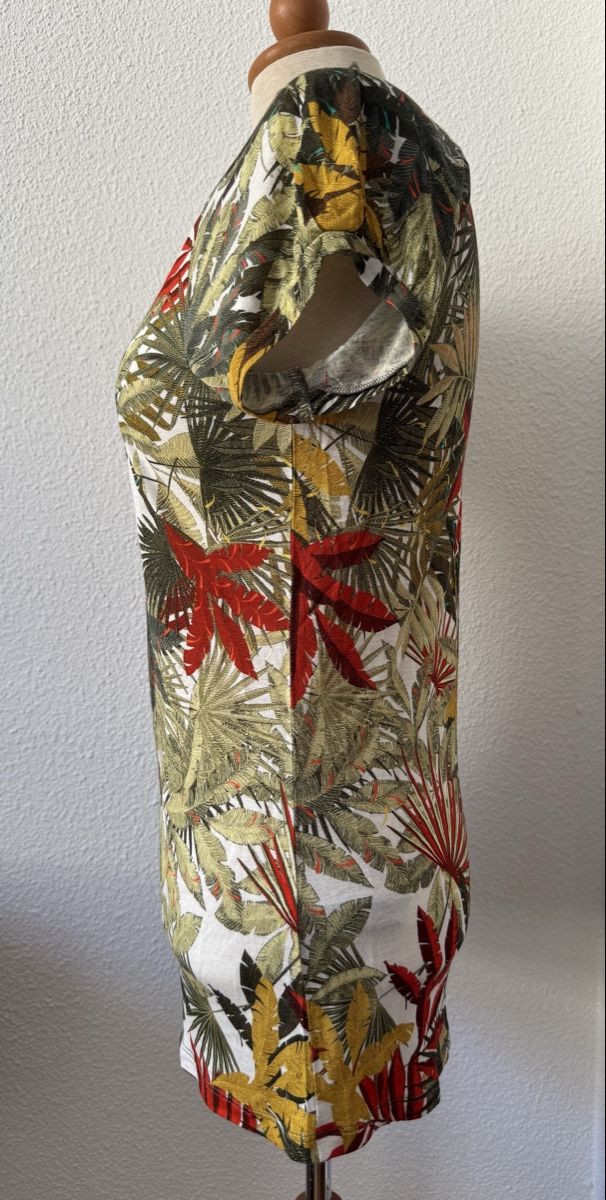 T-Shirts: Tee-shirt One Step imprimé tropical taille S – Gebraucht aus Morges von sandy069 3