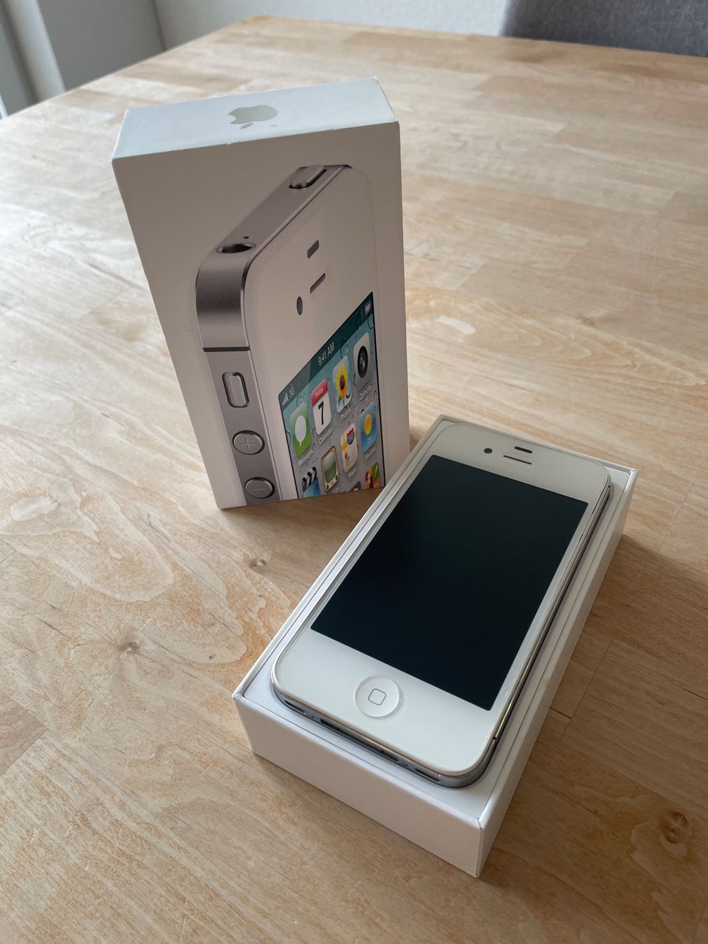 Apple Handys / Smartphones: iPhone 4S mit „Schaden“ – Gebraucht aus Sursee von Schriftgestalter 2