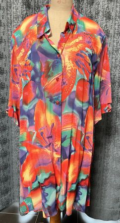 Sommerliche, farbenfrohe, lange Bluse, Grösse 48/50
