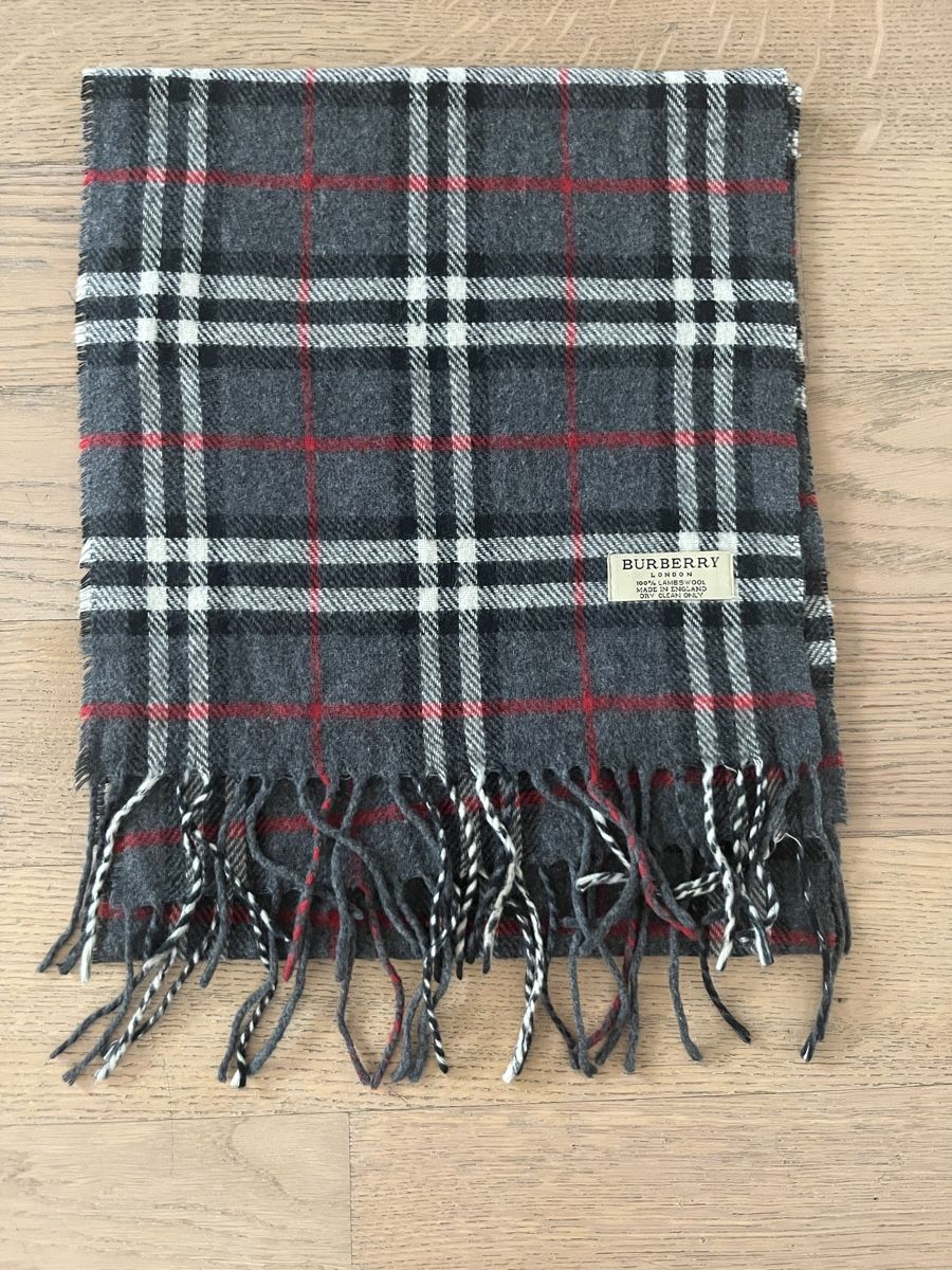 Burberry Foulard & Sciarpe: Burberry Scarf/ Schal – Nuovo (secondo la descrizione) da Bremgarten b. Bern venduto da PlaciRena 2
