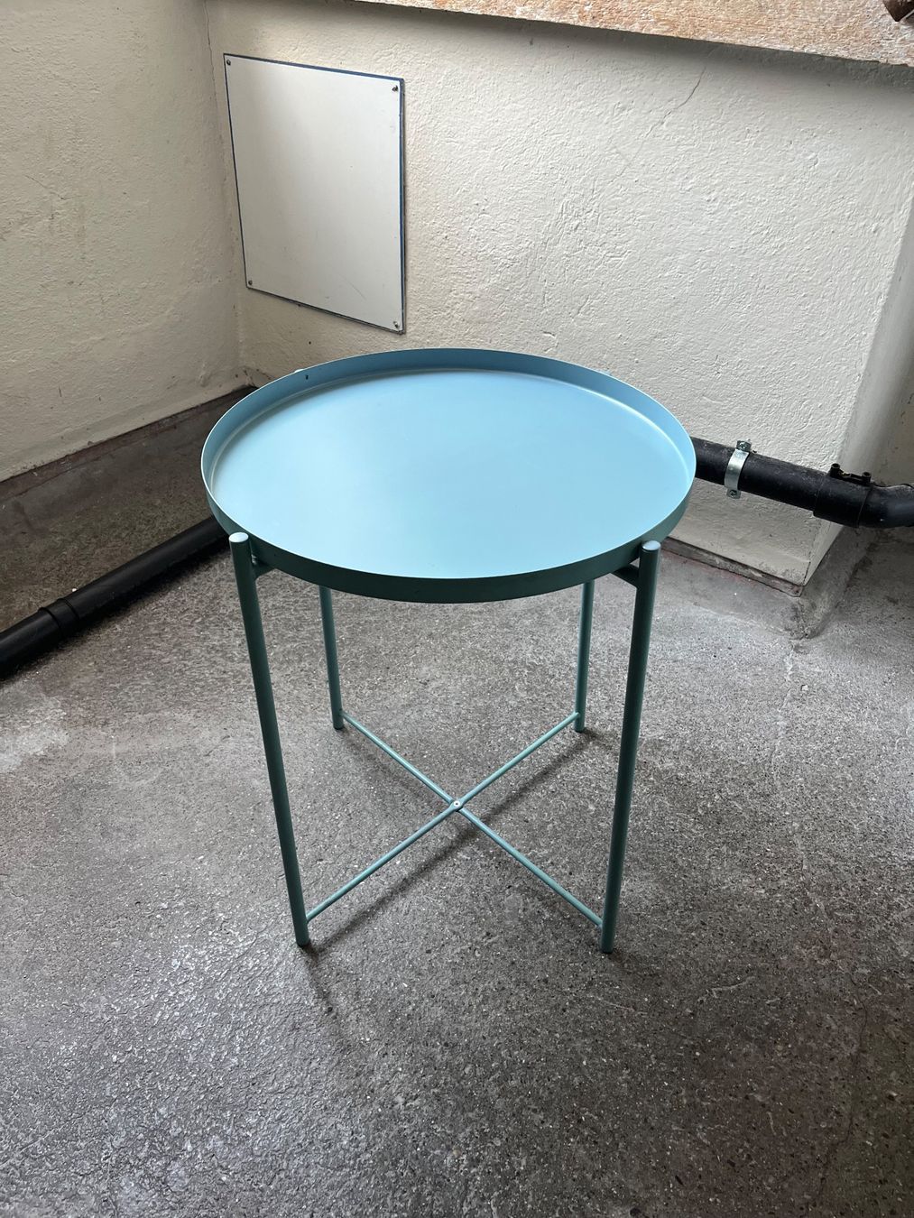 Ikea Tables de nuit: Ikea Beistelltisch blau – D'occasion à Zürich par nodnol