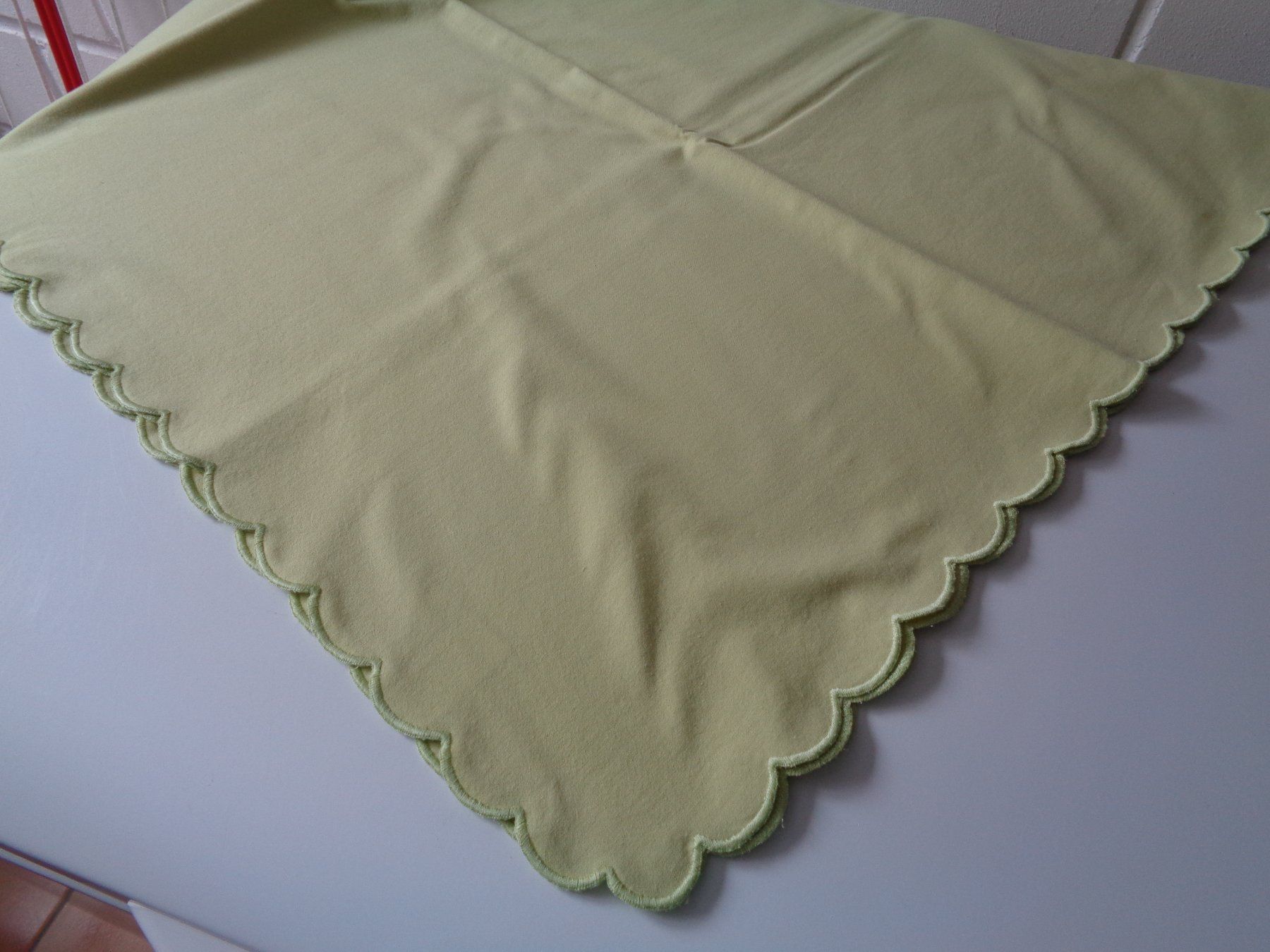 Altra biancheria da tavola: Tischtuch hellgrün, 135 x 163 cm, B'wolle/Polyester – Usato da Wiesendangen venduto da Gullfoss 1