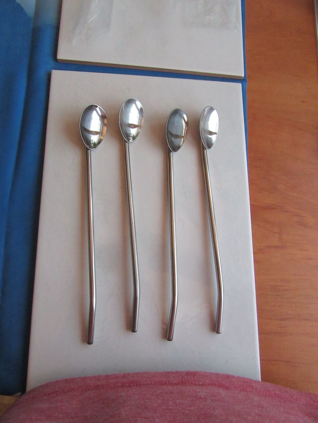 Cucchiai: Löffel mit Trinkhalm, 4 Stück, silberfarbig – Nuovo e nell'imballaggio originale da Wattwil venduto da wampi 1