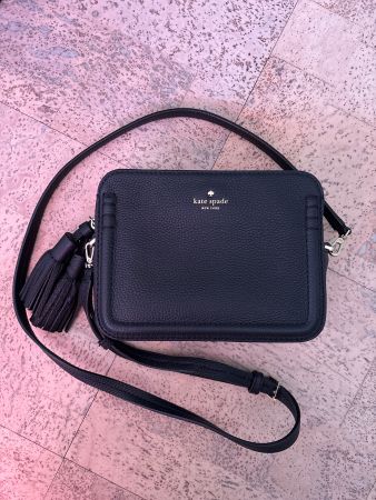 Kate Spade Umhaengetasche schwarz Leder neuwertig