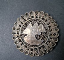 Antike Brosche 50mm  Filigranarbeit, Pyramiden Motiv, Silber