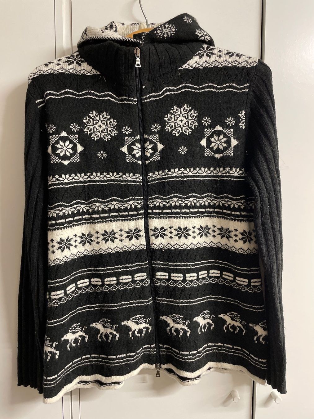 Giacche: PUBLIC Norweger Strickjäckchen Gr. 42 – Usato da Frasnacht venduto da GracyStore