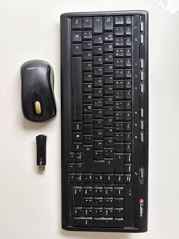 Tastiere: Kabellose Tastatur & Maus – Usato da St. Gallen venduto da lei_529d