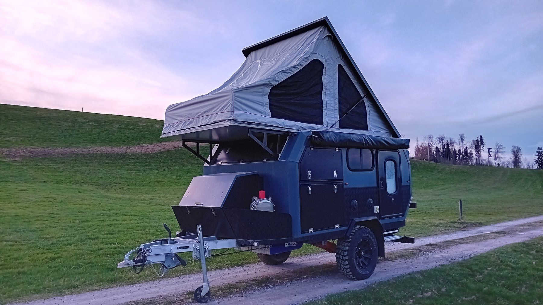 Anhänger: Offroad Wohnananhänger Allroad Caravan AM03 Top Zustand – Gebraucht aus Stein AR von Validus 3