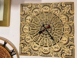 Wanduhr aus Holz quadratisch NEU