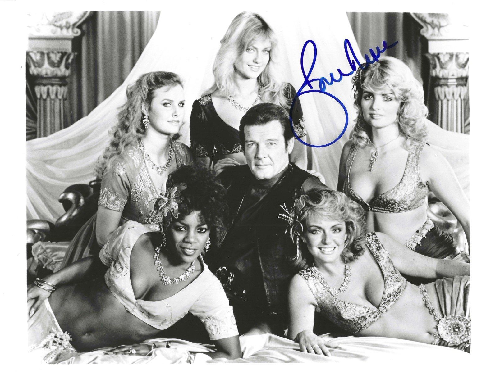 Autografi: ROGER MOORE original Autogramm / Grossfoto "James Bond 007" – Usato da Guntershausen venduto da sign4me