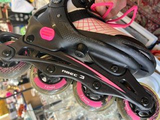 Pattini in linea & Pattini a rotelle: Inlineskates Grösse 33-36   verstellbar – Usato da Mosnang venduto da KurtHe 4