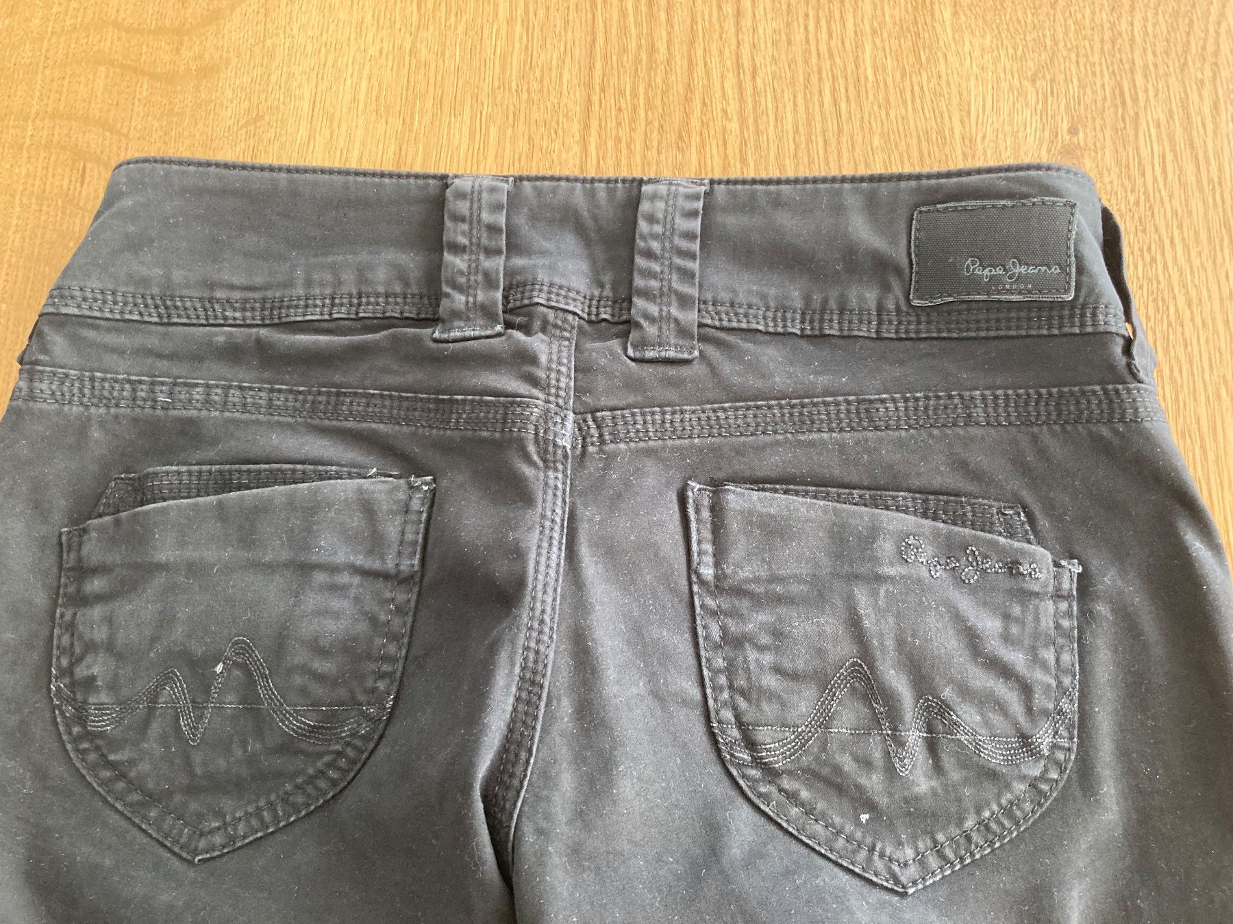 Pepe Jeans Pantaloni: Hübsche Hose von Pepe – Usato da Kappelen venduto da Grobhof 3