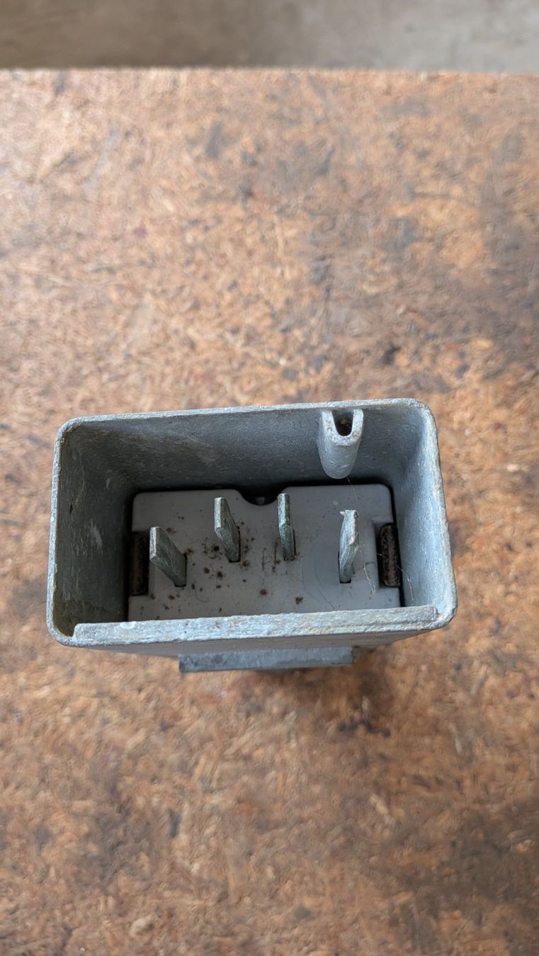 Fiches d'alim.: Stecker CMC 25A 500V – D'occasion à Wilen (Gottshaus) par mahi87 1