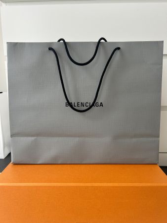 Paper gift  bag Tüte Balenciaga matt surface