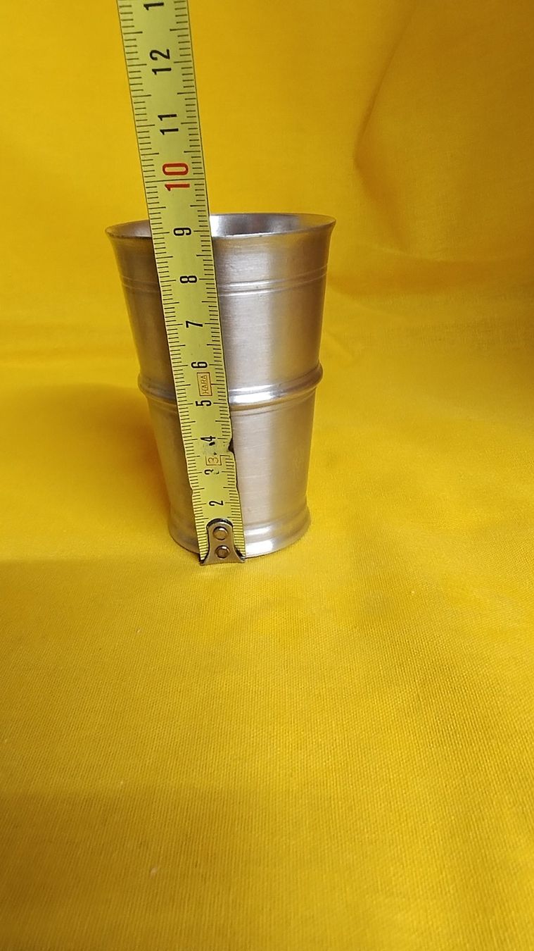 Set di piatti: 5 Feinzinnbecher – Usato da Felben-Wellhausen venduto da Wisi35 2