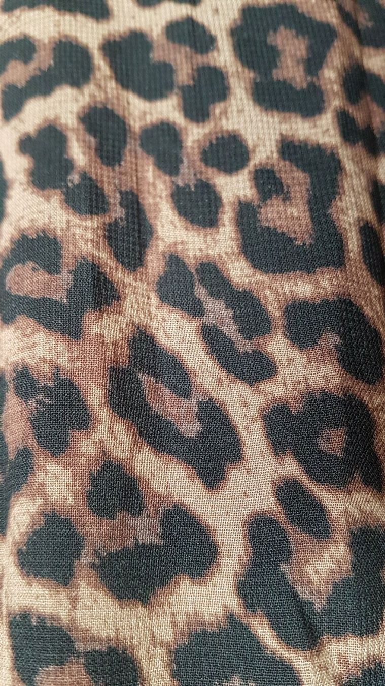 H&M Vestiti: Wadenlanges langärmliges Leo-Kleid – Nuovo (secondo la descrizione) da Oberengstringen venduto da Sheera7 7