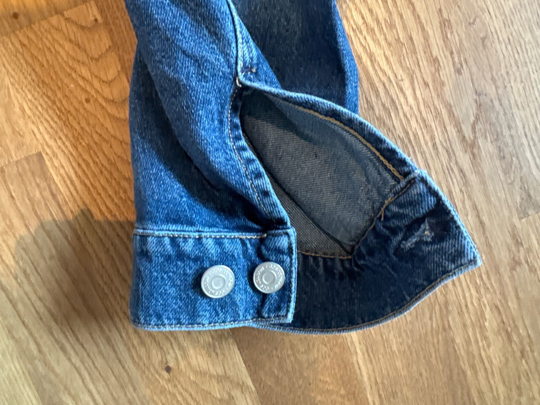 Cos Giacche: COS kurze Jeansjacke Utility 34 – Usato da Speicherschwendi venduto da Madeleine_17 5