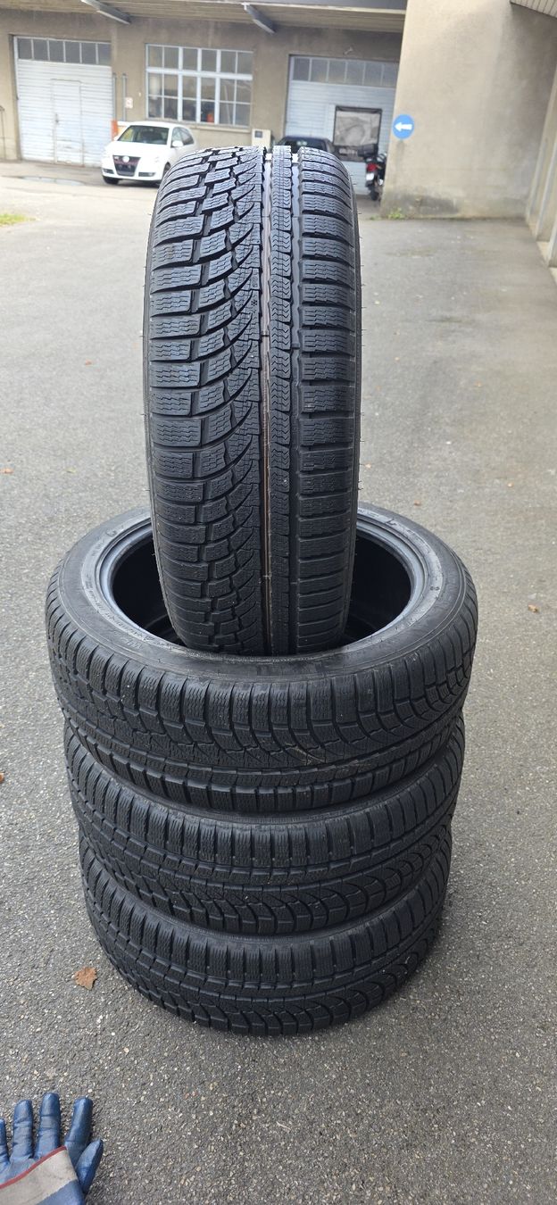 Nokian Pneus & Kompletträder: Winterpneu 235/45/R19 M+S – Neu (gemäss Beschreibung) aus herzogenbuchsee von jamma01