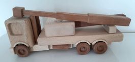 Holz Kran (Tokatoys) Fabrikneu