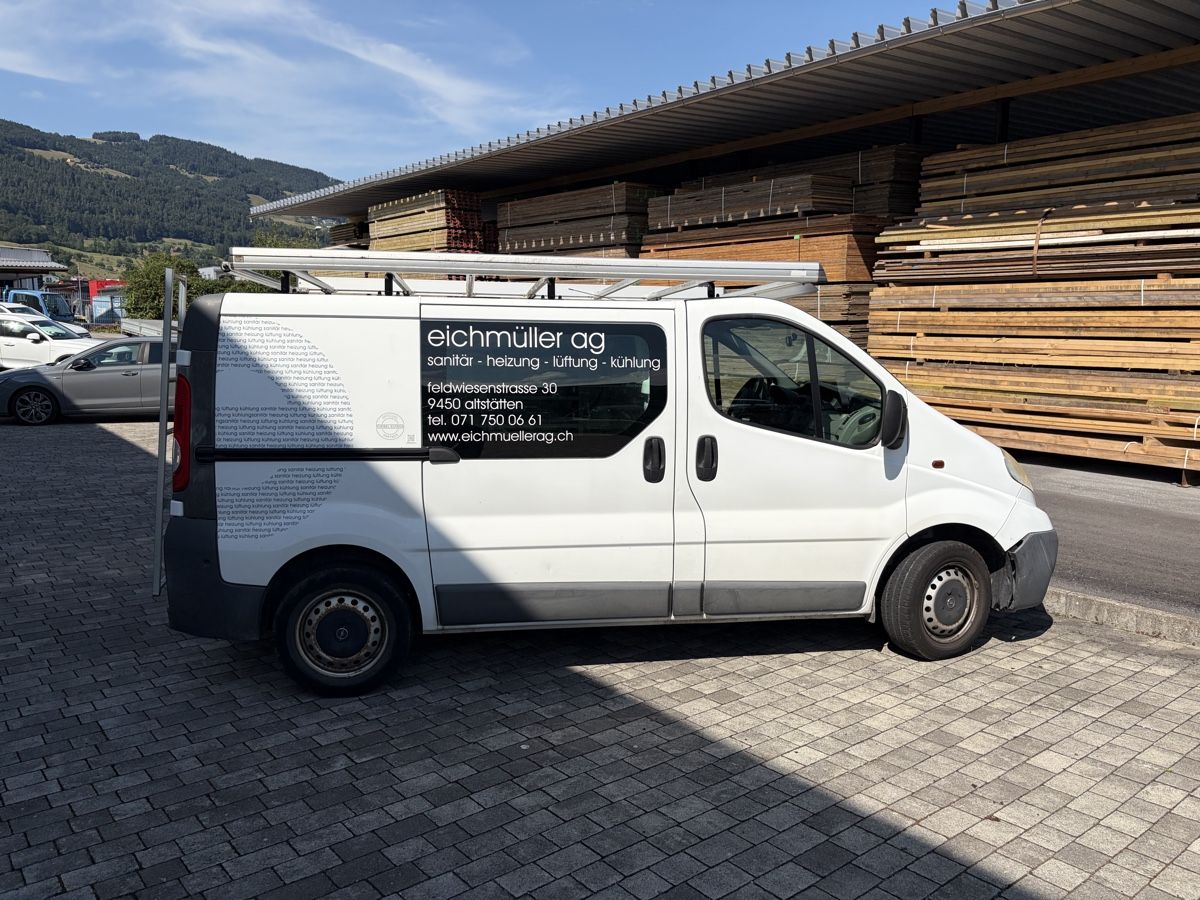 Opel Veicoli commerciali: Opel Vivaro Van 20CDTi – Usato da Lüchingen venduto da GS90 2