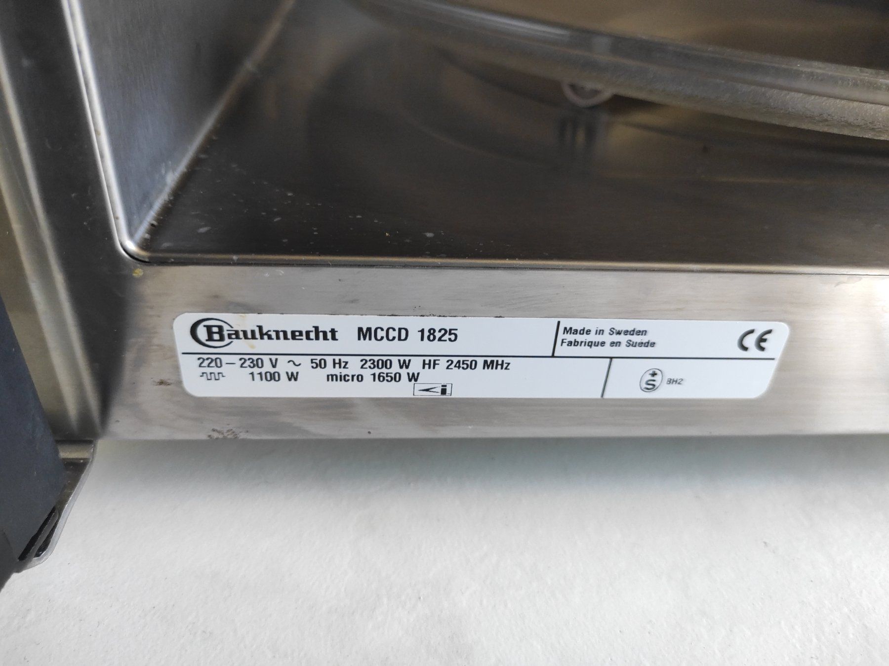 Elettrodomestici da cucina: Bauknecht Einbau Mikrowelle MCCD 1825 Duo mit Abdeckung – Usato da Niederwil AG venduto da red.santa 5