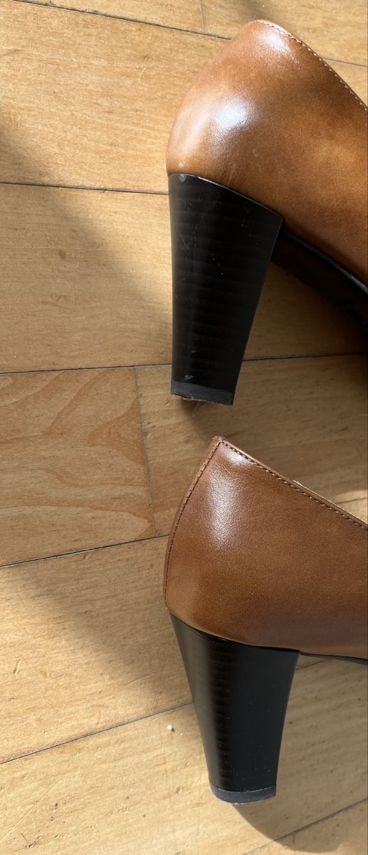 Damenschuhe: Braune Nero Giardini Leder Pumps, 39 – Gebraucht aus Zumikon von nata_sells 3