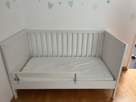 Kinderbett weiss 70x140cm gut erhalten, mit Schutzgitter