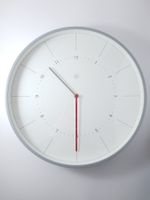 Chester Uhr Wanduhr Weiss Plastik