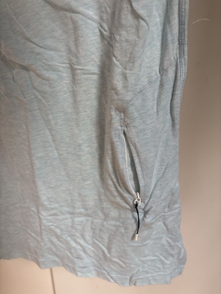 On T-shirts: T-Shirt ON – D'occasion à Zürich par glaswag 2