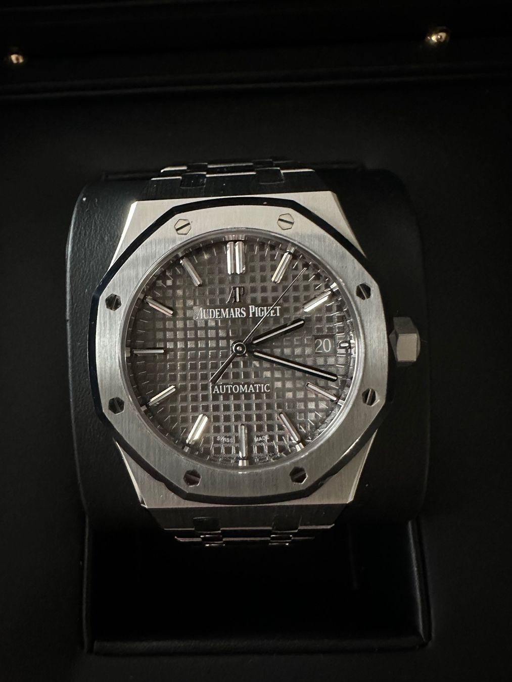 Audemars Piguet Orologi: Audemars Piguet Royal Oak - Ref. 15450st – Usato da Genève venduto da SovereignWatch 2