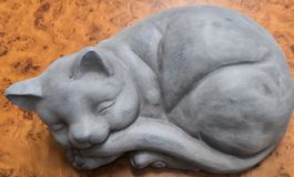 Schlafende Katze Figur Garten Deko