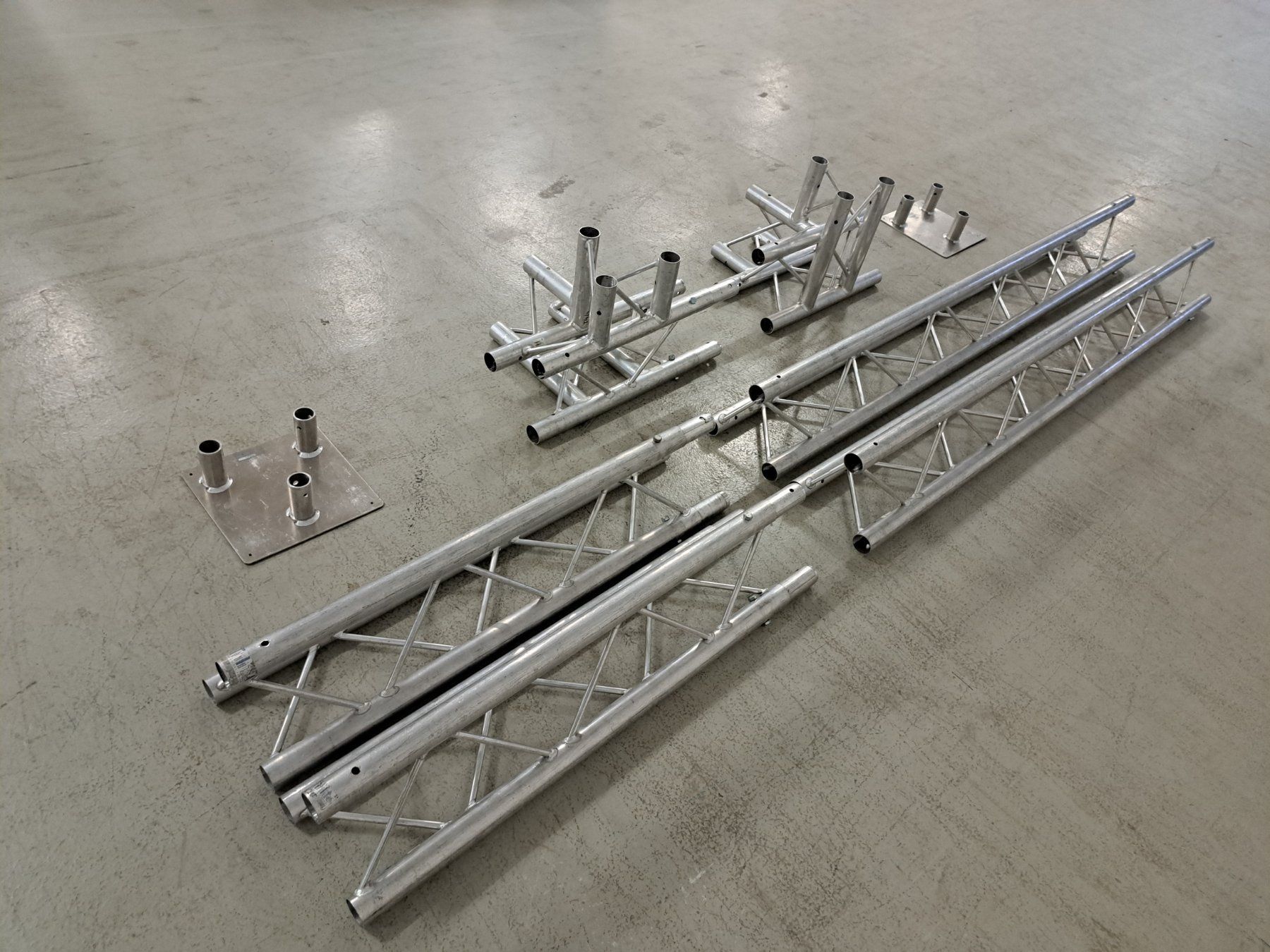 Truss: Trilite 3Punkt Traversen Set  D  achtteilig – Gebraucht aus Embrach von lichttechnik 2