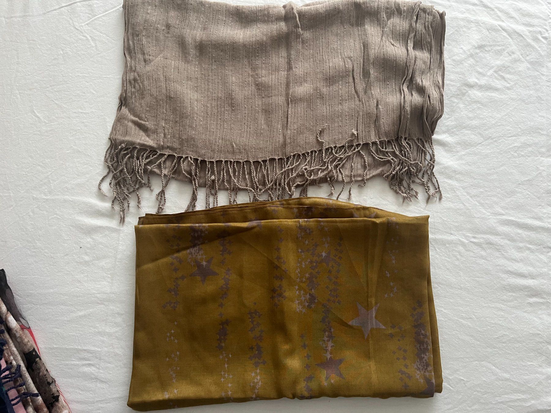 Foulard & Sciarpe: verschiedene Damen Schals mehrfarbig – Usato da Jona venduto da Flexer02 4