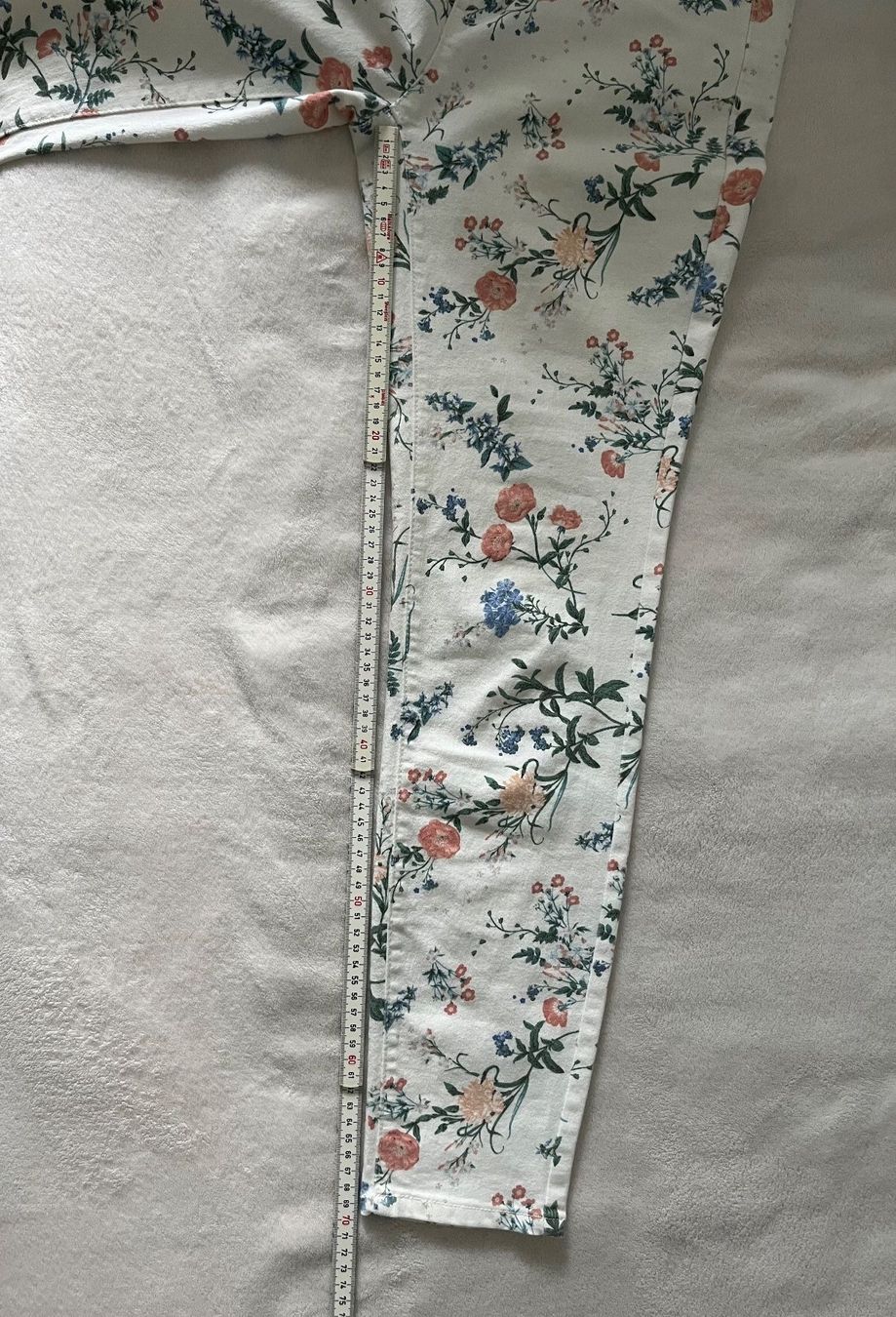 C&A Jeans: Jeans beige mit Blumen - Muster , Grösse 36 – Usato da Lohn-Ammannsegg venduto da panywa 6