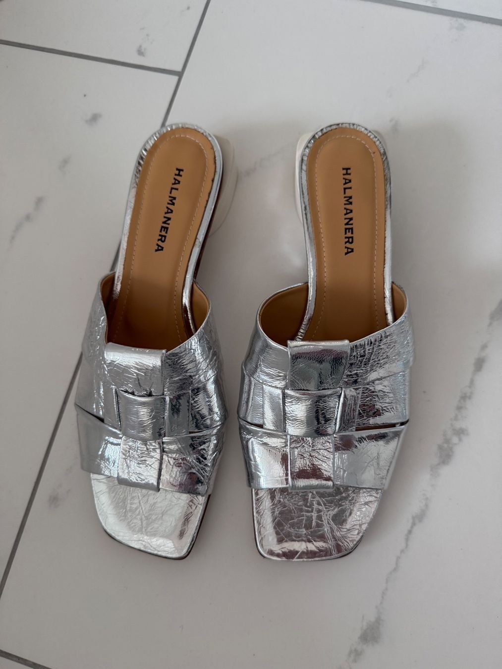 Chaussures femmes: HALMANERA Pantoletten Silber, Gr. 41 – Neuf (Voir description) à Zürich par Silberdrache