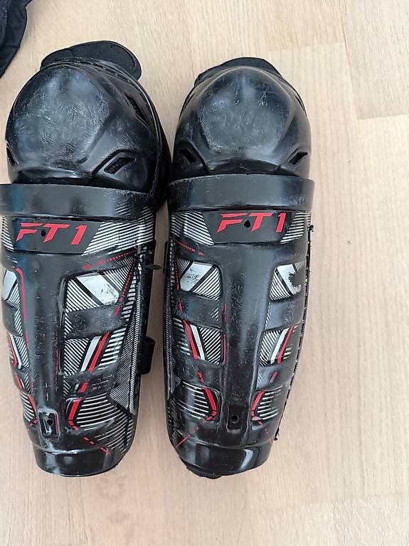 Ccm Protections: Komplette Eishockey Ausrüstung – D'occasion à Gümligen par xifenglie 4