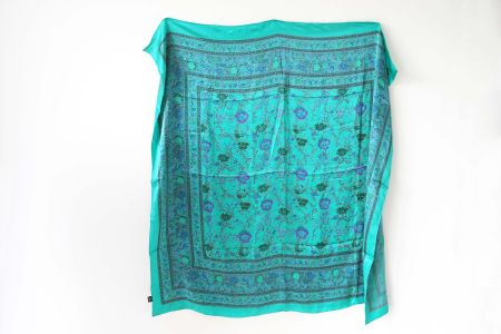 grosses Seidentuch / Foulard aus indischer Seide 110 x 105cm
