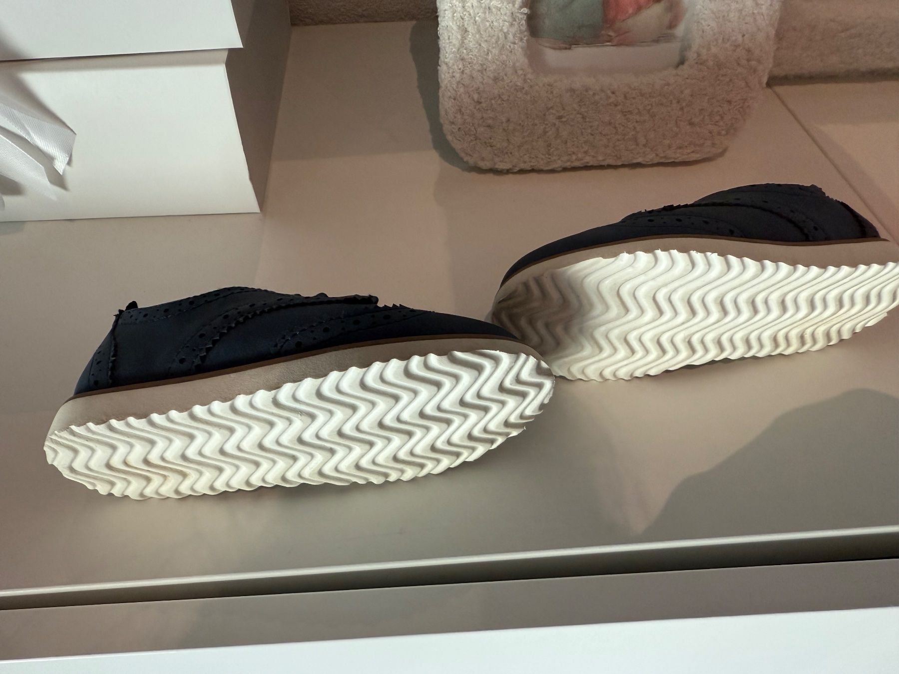 H&M Schuhe für Jungen: Chaussures enfant – Gebraucht aus St-Pierre-Clages von loc_8vtz 2