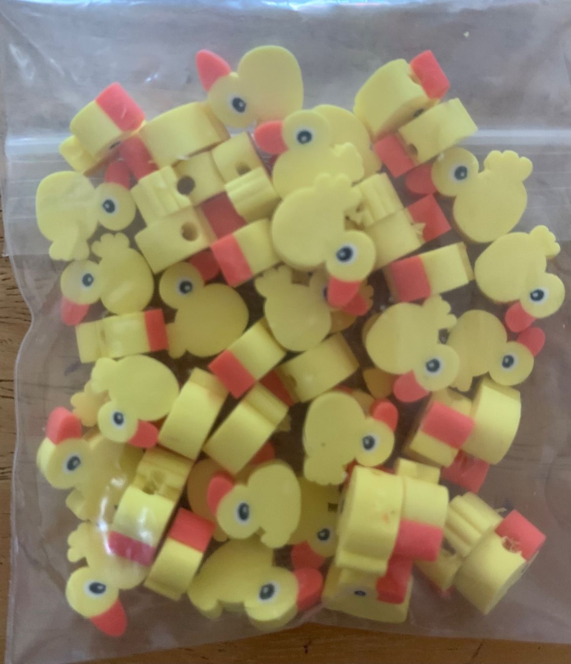 Perlen (unechte): Fimo Bastelperlen Enten – Neu und originalverpackt aus Geneve von vane267